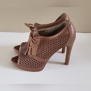 Vince Camuto Brown Leather Heels Size 7 B
